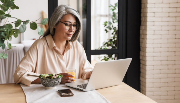 Woman sitting at a laptop