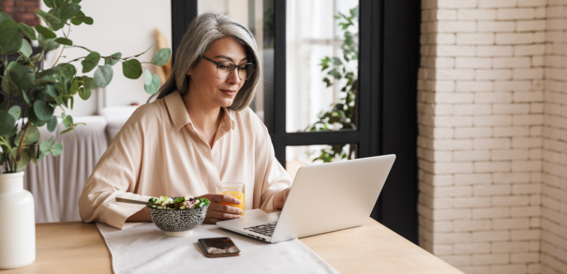 Woman sitting at a laptop
